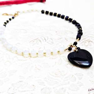 Colier cu piatra soarelui opalit si inimioara - Artynos.ro