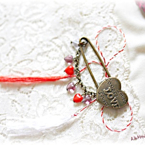 Brosa cu inimioare rosii si mov - Artynos.ro