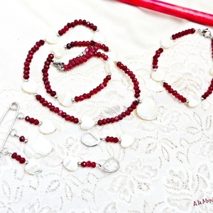 Bratara cu inimi de sidef si jad grena - bijuterii - brățări - brățări din pietre semiprețioase - Artynos.ro