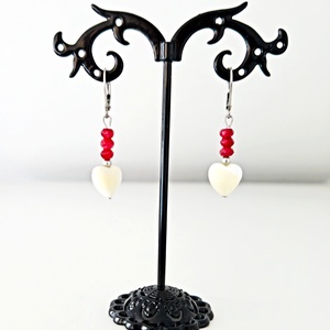 Cercei cu inimi de sidef si jad grena - bijuterii - cercei - cercei din pietre semiprețioase - Artynos.ro