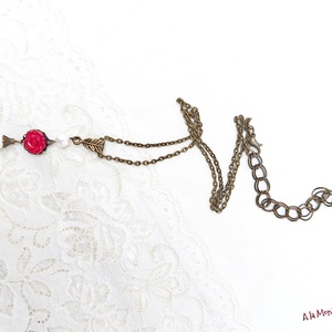 Colier cu trandafir de coral si perle albe - bijuterii - mărțișor - Artynos.ro