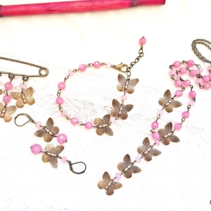 Cercei cu fluturasi si agate roz - bijuterii - cercei - cercei din pietre semiprețioase - Artynos.ro