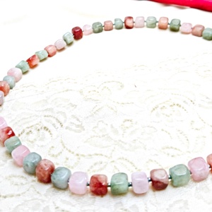 Colier cu jad si trifoi - bijuterii - mărțișor - Artynos.ro