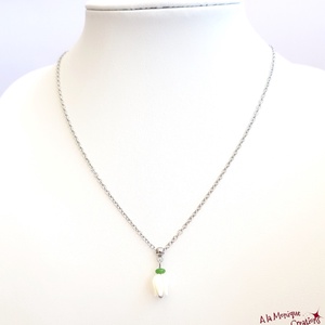 Colier cu sidef alb si jad verde - bijuterii - coliere - coliere cu pandative - Artynos.ro
