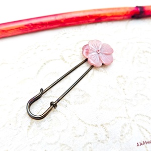 Brosa cu floare de sidef roz - Artynos.ro