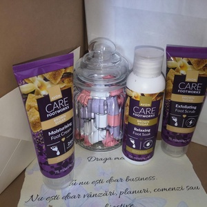 Cadou pentru femeie – Set ingrijire picioare Avon si borcan cu 50 de incurajari, Igiena si Infrumusetare, Produse de igiena personala, Produse speciale pentru ingrijirea pielii, Arta de hartie, Un cadou creat pentru rasfat, relaxare si un strop de incurajare. 💜

Ofera-i unei femei dragi un mo..., ARTYNOS