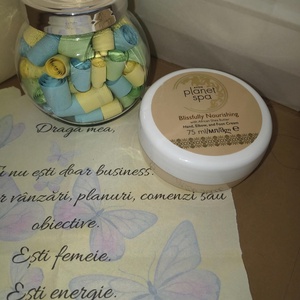 Set cadou pentru femeie – 30 de mesaje de incurajare + crema Avon Planet Spa, Igiena si Infrumusetare, Produse de igiena personala, Produse speciale pentru ingrijirea pielii, Arta de hartie, Un mic cadou care aduce rasfat si un gand bun in fiecare zi. 🌷

Uneori nu ai nevoie de un cadou mar..., ARTYNOS