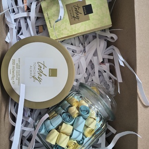 Set cadou Secret Santa – Borcan cu 100 de incurajari si set Avon Today, Craciun, Mos Nicolae, Cadouri de Mos Nicolae, Arta de hartie, Ofera un cadou delicat, feminin si plin de ganduri frumoase! Setul cadou de la Alexandrina Designs ..., ARTYNOS