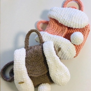 Rucsăcel croșetat iepuraș  accesoriu handmade pentru copii, culoare cacao cu lapte - jucării și echipamente pentru copii - saci și seturi pentru copii - rucsac și saci pentru copii - Artynos.ro