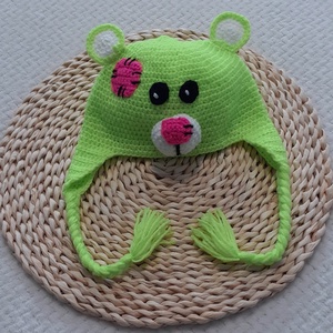Caciulita crosetata pentru bebelusi  model ursulet verde neon cu petic roz, 03 luni, Imbracaminte si moda, Esarfe, palarii, fularuri, Caciula, , ARTYNOS
