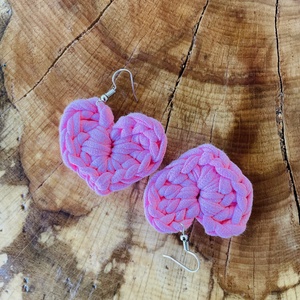 Cercei inima crosetati  accesorii handmade roz din fir de bumbac - Artynos.ro