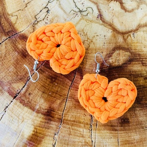 Cercei inima crosetati  accesorii handmade portocalii din fir de bumbac - Artynos.ro