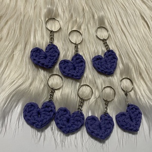 Breloc inimioară croșetată � culoare mov - genți și portofele - accesorii genți - breloc - Artynos.ro