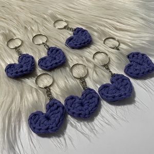 Breloc inimioară croșetată � culoare mov - genți și portofele - accesorii genți - breloc - Artynos.ro