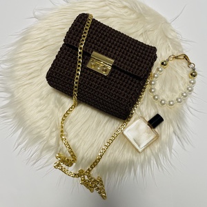 Poșetă croșetată elegantă  maro cu accesorii aurii - genți și portofele - genți de mână și umăr - geantă crossbody - Artynos.ro