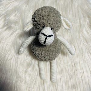 Jucărie ctoșetată oiță - jucării și echipamente pentru copii - daruri de botez - Artynos.ro