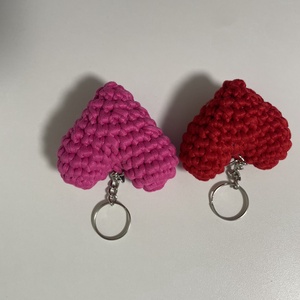 Inimioară croșetată roșie - genți și portofele - accesorii genți - breloc - Artynos.ro