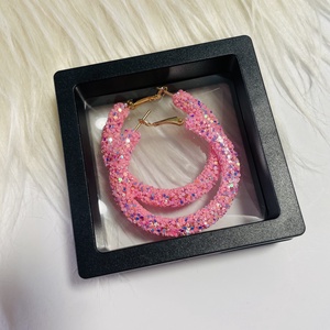 Cercei tip cerc cu pietricele roz � feminitate și rafinament - accesorii nuntă - bijuterii mireasă - cercei mireasă - Artynos.ro