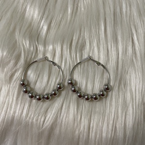 Cercei cu perle argintii - Artynos.ro