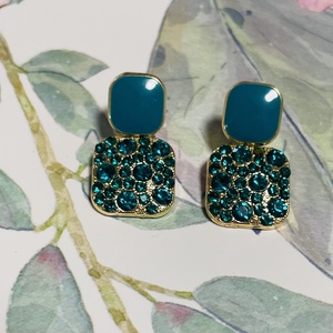 Cercei eleganti, Accesorii nunta, Bijuterii mireasa, Cercei mireasa, , O pereche de cercei patrati, cu pandantiv din sticla artificiala , ce atrage privirea prin straluci..., ARTYNOS