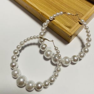 Cercei rotunzi cu perle - accesorii nuntă - bijuterii mireasă - cercei mireasă - Artynos.ro