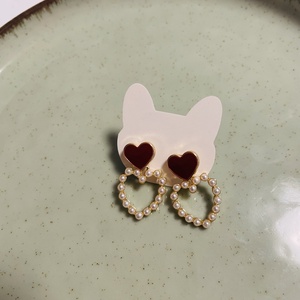 Cercei inimioară cu perle � eleganță delicată și rafinată  - accesorii nuntă - bijuterii mireasă - cercei mireasă - Artynos.ro