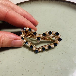 Agrafa eleganta pentru par � Inima cu pietre stralucitoare si margele, Imbracaminte si moda, Accesorii par, Banda de par si agrafe par, , ARTYNOS