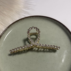 Clemă păr cu cristale - îmbrăcăminte și modă - accesorii păr - bandă de păr și agrafe păr - Artynos.ro