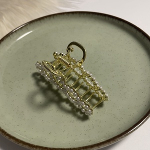 Clemă păr cu perle - îmbrăcăminte și modă - accesorii păr - bandă de păr și agrafe păr - Artynos.ro