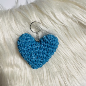  Breloc inimă croșetată handmade - genți și portofele - accesorii genți - breloc - Artynos.ro