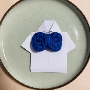 Breloc fundiță sub formă de papion - genți și portofele - accesorii genți - breloc - Artynos.ro