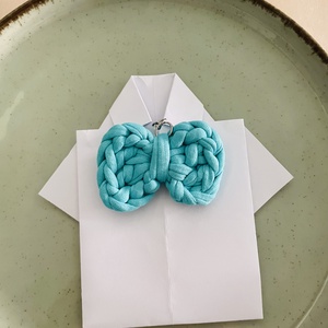 Breloc fundiță sub formă de papion - genți și portofele - accesorii genți - breloc - Artynos.ro