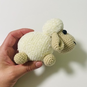 Oiță croșetată jucărie decor jucărie copii - jucării și echipamente pentru copii - jocuri de mișcare - Artynos.ro