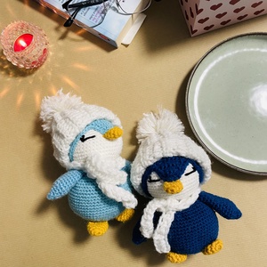 Pinguin croșetat handmade � mic, adorabil și plin de personalitate - jucării și echipamente pentru copii - cadouri baby shower - Artynos.ro
