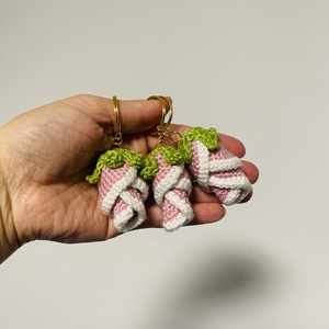 Breloc trandafir - genți și portofele - accesorii genți - breloc - Artynos.ro