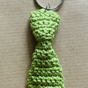 Breloc cravată - genți și portofele - accesorii genți - breloc - Artynos.ro