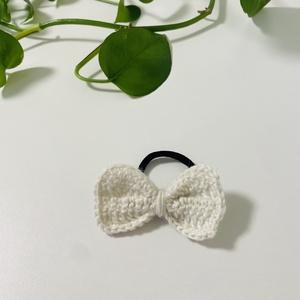 Elastic de par handmade – rafinament discret, Imbracaminte si moda, Accesorii par, Elastic de par, , Elasticuri de par decorate cu fundite crosetate manual, realizate cu atentie deosebita la fiecare d..., ARTYNOS