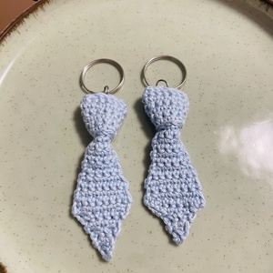 Breloc cravata - genți și portofele - accesorii genți - breloc - Artynos.ro