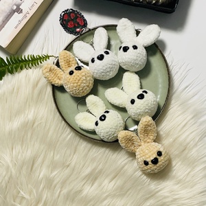 Breloc iepuraș - genți și portofele - accesorii genți - breloc - Artynos.ro