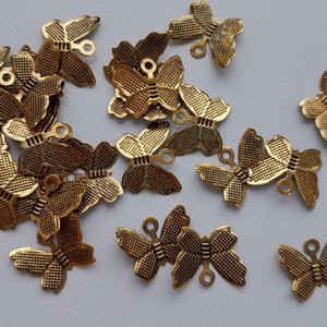 Pandantiv fluture metalic subtire - 11x14mm - 10 bucati / pachet - culoare aur antic, , , ARTYNOS