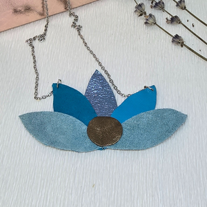 Pandantiv handmade Blue Lotus Dream - bijuterii - coliere - coliere cu pandantive - Artynos.ro