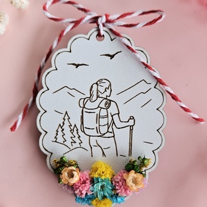 Brosa martisor Drumetie , Bijuterii, Martisor, Aranjament de flori, Gravare, pirogravura, ARTYNOS