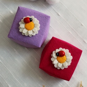 Cutie cu margareta si buburuza - Artynos.ro