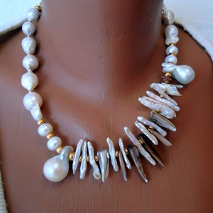 Unforgotten / Ramas in amintire - colier cu perle baroc mari si f mari, imbinate organic cu perle biwa si accesorii auri - bijuterii - coliere - coliere din perle - Artynos.ro