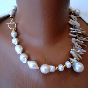 Unforgotten / Ramas in amintire - colier cu perle baroc mari si f mari, imbinate organic cu perle biwa si accesorii auri - bijuterii - coliere - coliere din perle - Artynos.ro