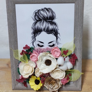 Tablou decorativ handmade � silueta feminina cu buchet din licheni stabilizati, flori uscate si lemn (26 x 34 cm), Casa & Stil de viata, Decoratiuni de casa, Decoratiuni de pereti, Tablou cu licheni, Aranjament de flori, Altele, ARTYNOS