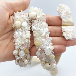 Brau handmade cu pietre albe, roz pudra, crem, bej - accesorii nuntă - bijuterii mireasă - inele de logodnă, verighete - Artynos.ro