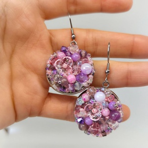 Cercei statement Rose Glow, Bijuterii, Cercei, Cercei lungi, Cusatura, Cercei din otel inoxidabil cu diametru de 25mm. Sunt cusuti manual cu margele si pietre de diferite..., ARTYNOS