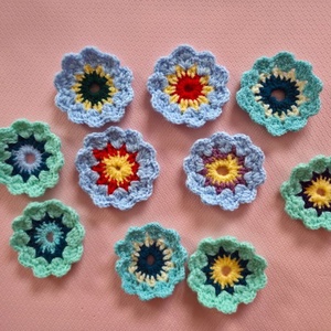 10x flori crosetate bleu, menta - Artynos.ro
