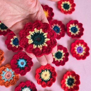 10x flori crosetate rosu, oranj - casă & stil de viață - decorațiuni de casă - accesorii florale - flori la fir - Artynos.ro